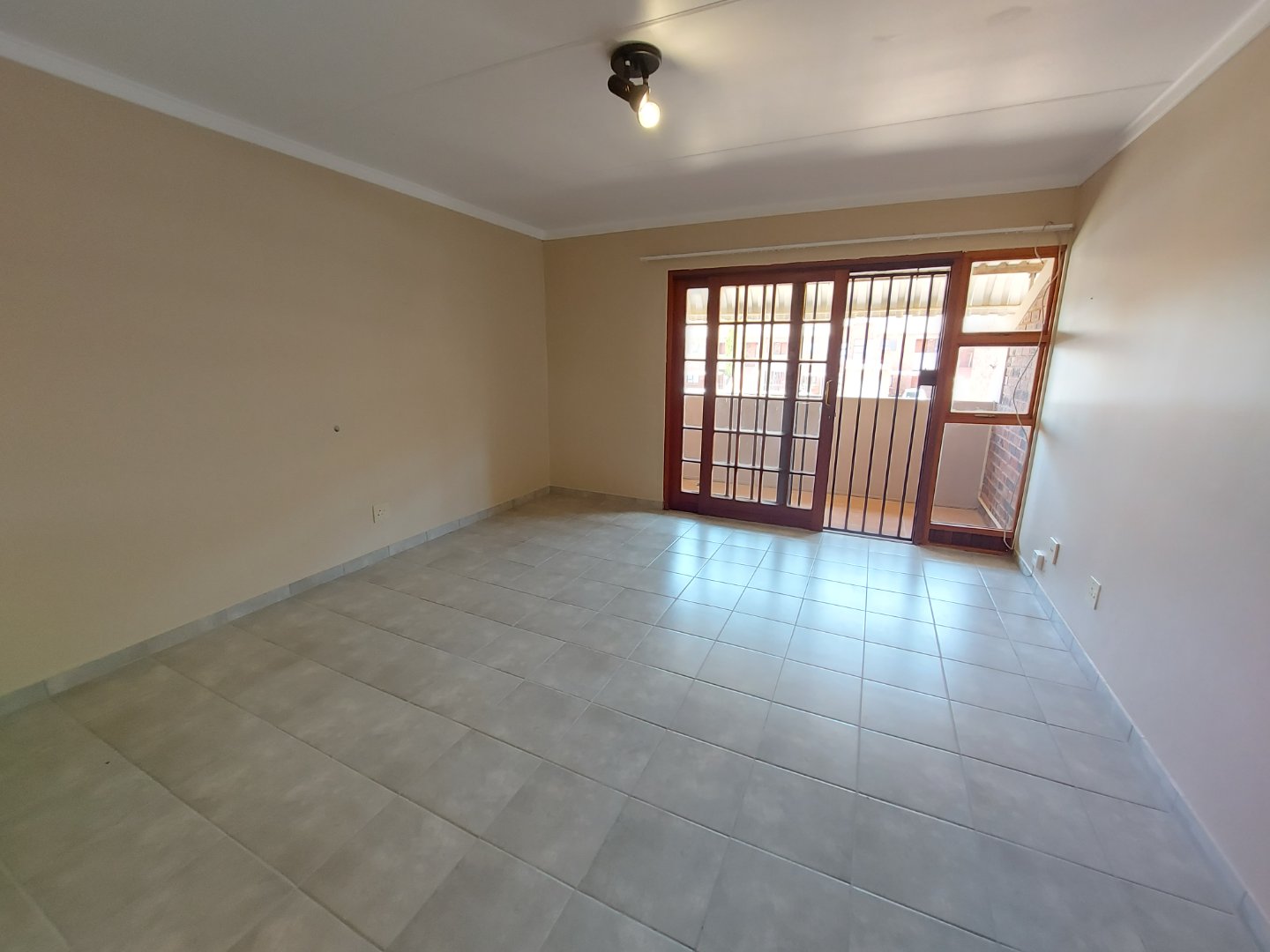 2 Bedroom Property for Sale in Langenhovenpark Free State